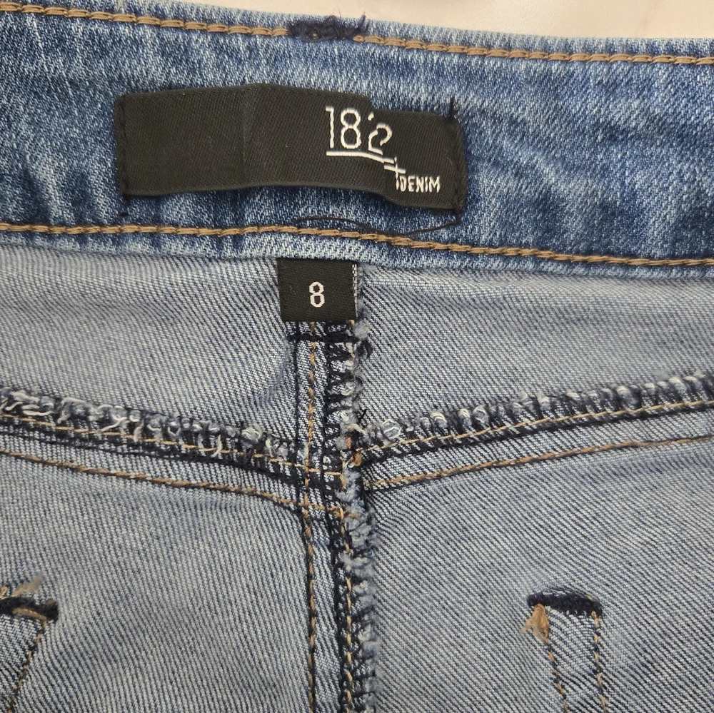 Women's Wide Leg Blue Jeans 30 Inch Inseam. - Picture 4 of 4